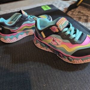 Girls Size 2 Sketchers Ice Cream Sneakers.